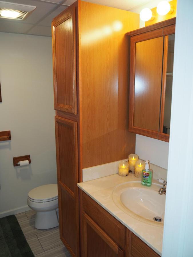 New! The Blessing - A Cute And Cozy Apartment! Benzonia Экстерьер фото